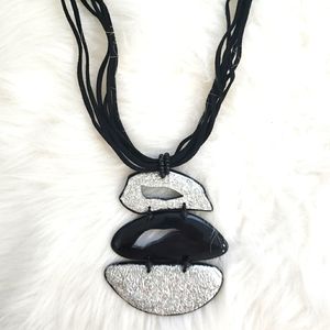 Black and silver fashion necklace